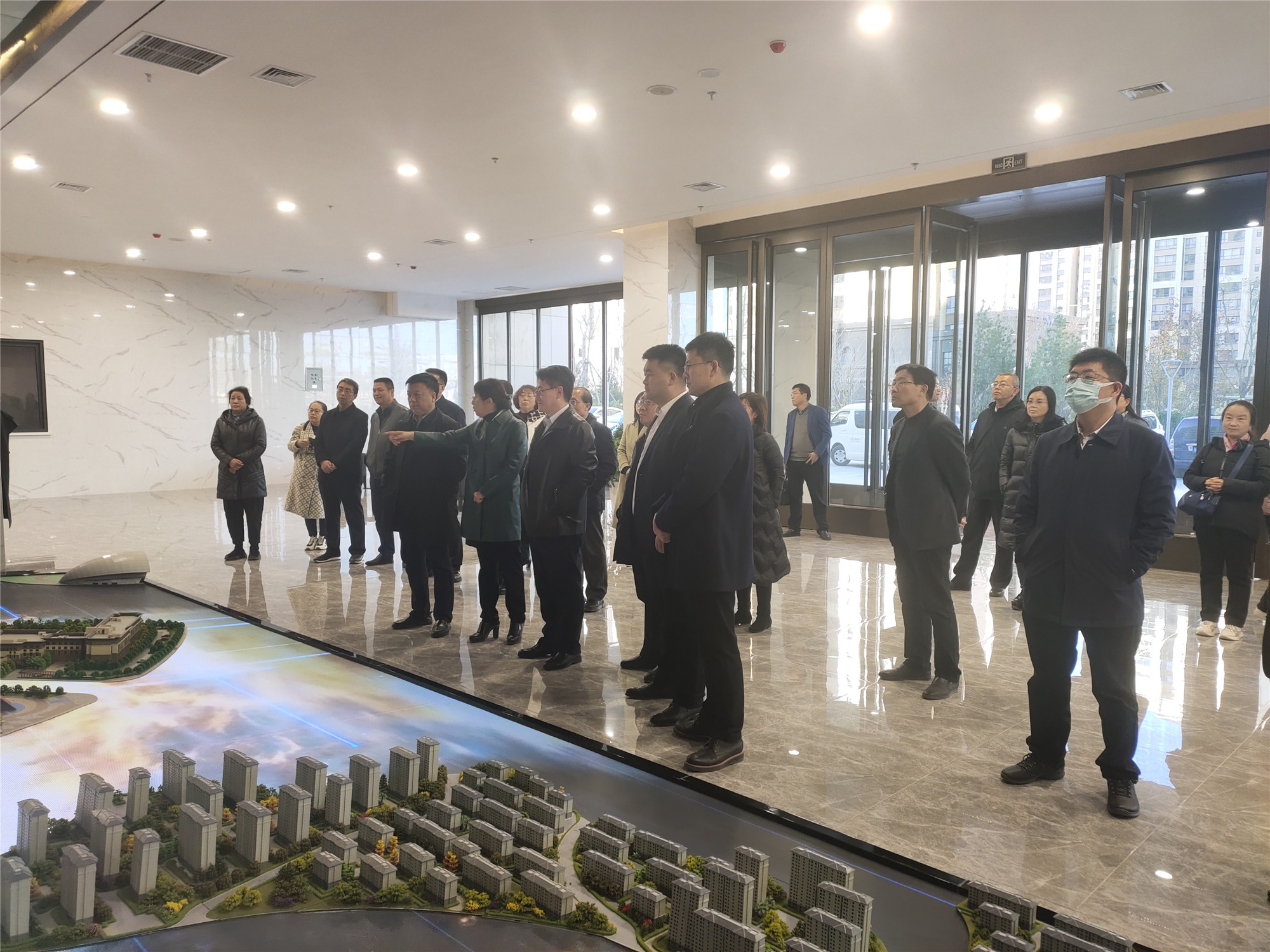 20211110-延安分公司-延安市委常委、副市長高昕昱一行來延安新區城市文化旅游綜合體（酒店群）項目     調研觀摩-照片_副本_副本.jpg