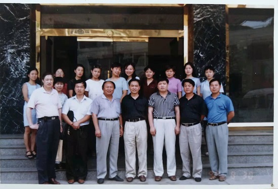 1997年，恢復(fù)經(jīng)營，更名為“陜西省地產(chǎn)開發(fā)服務(wù)總公司”.jpg